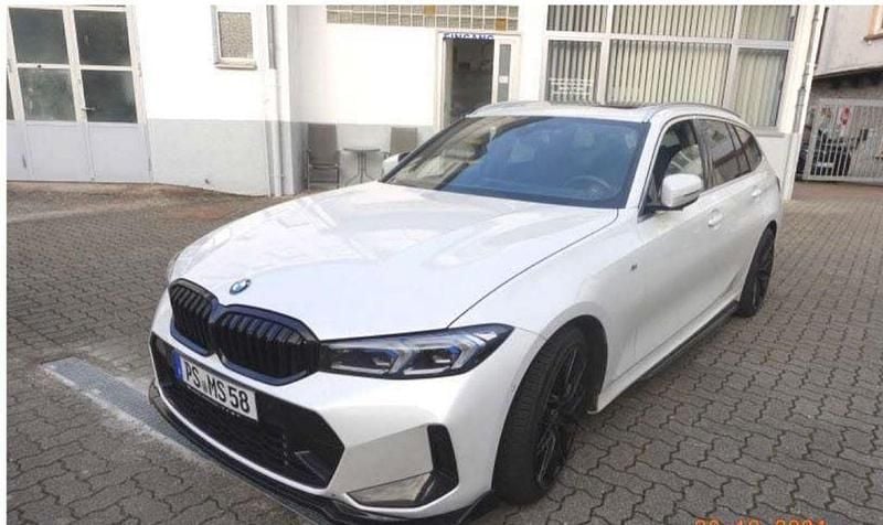 Gebraucht BMW 330 Performance 286 PS (210 kW) 2022 Weiß Kombi