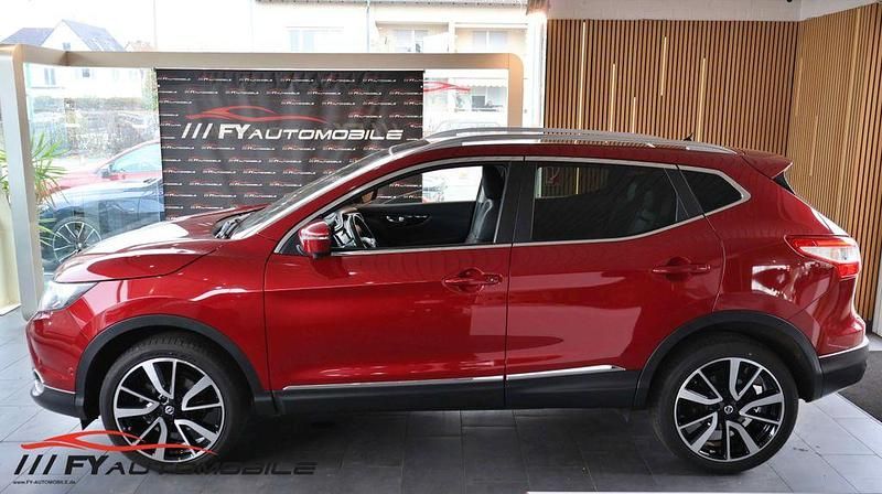 Gebraucht Nissan Qashqai 360º 131 PS (96 kW) 2016 Rot SUV