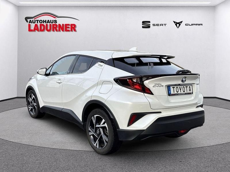 Gebraucht Toyota C-HR Team 122 PS (89 kW) 2023 Weiss SUV