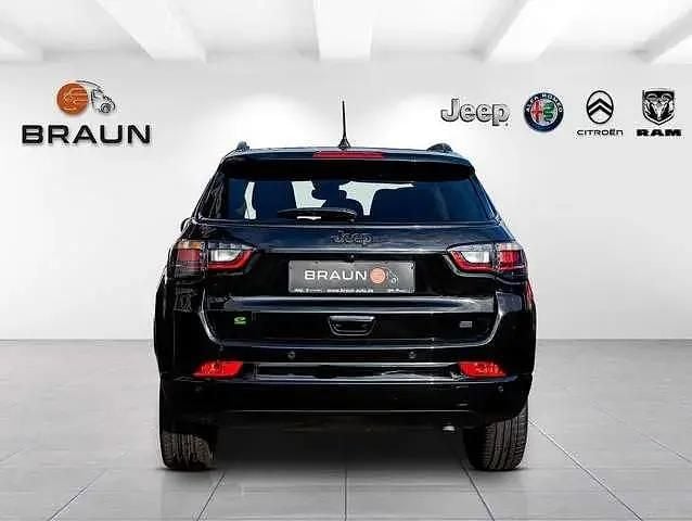 Second-hand Jeep Compass 131 CP (96 kW) 2023 Negru SUV