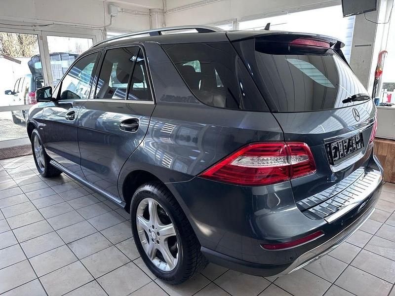 Gebraucht Mercedes ML250 204 PS (150 kW) 2012 Grau SUV