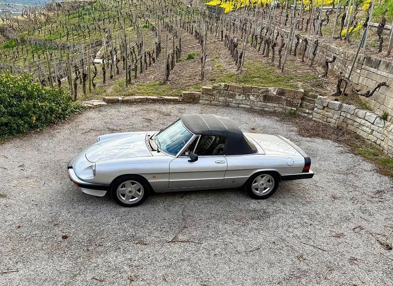 Gebraucht Alfa Romeo Spider 126 PS (92 kW) 1984 Silber Cabrio
