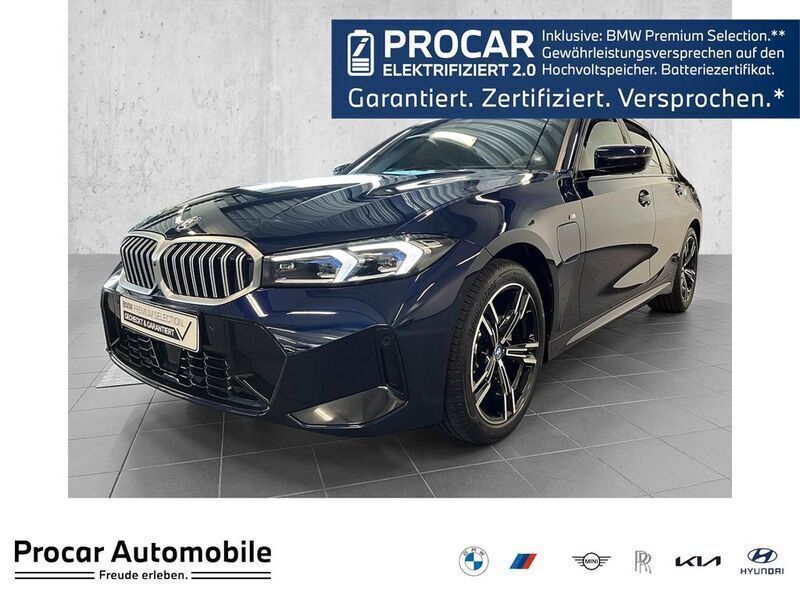 Blau Gebraucht 2024 BMW 330e M Sport Limousine | 44.900 € (Fairer Preis) - Bild 1/3