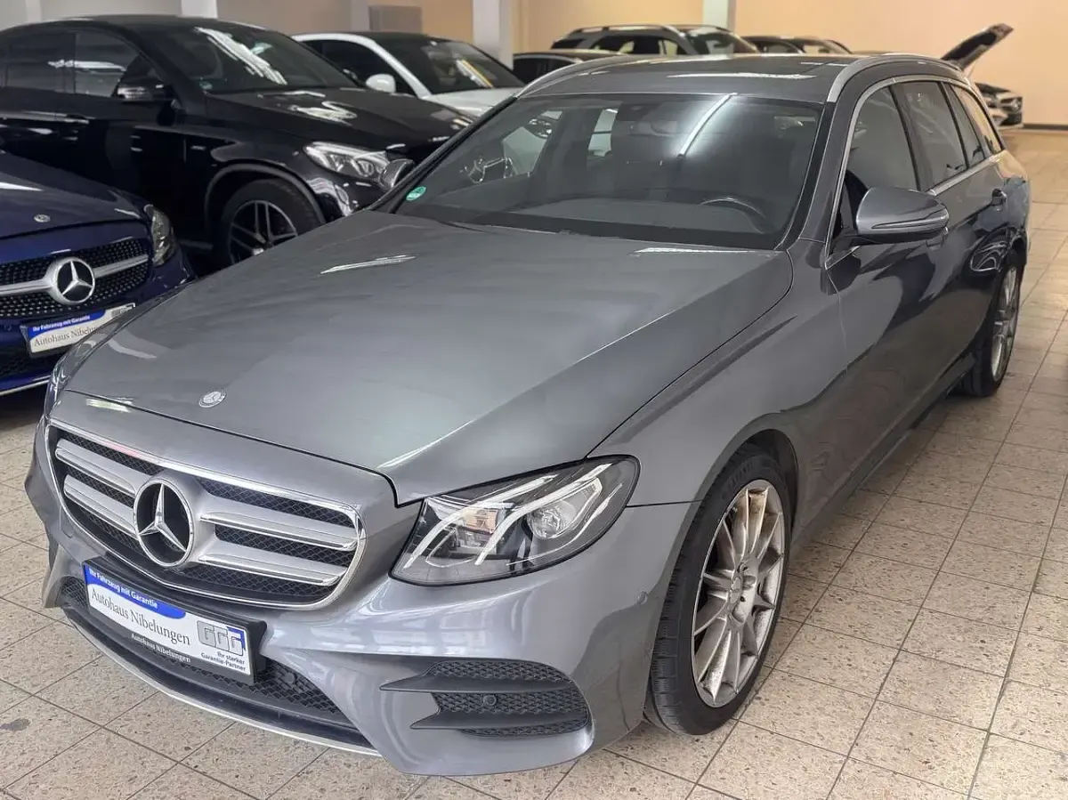 Gebraucht Mercedes E250 AMG 211 PS (155 kW) 2017 Selenitgrau Kombi
