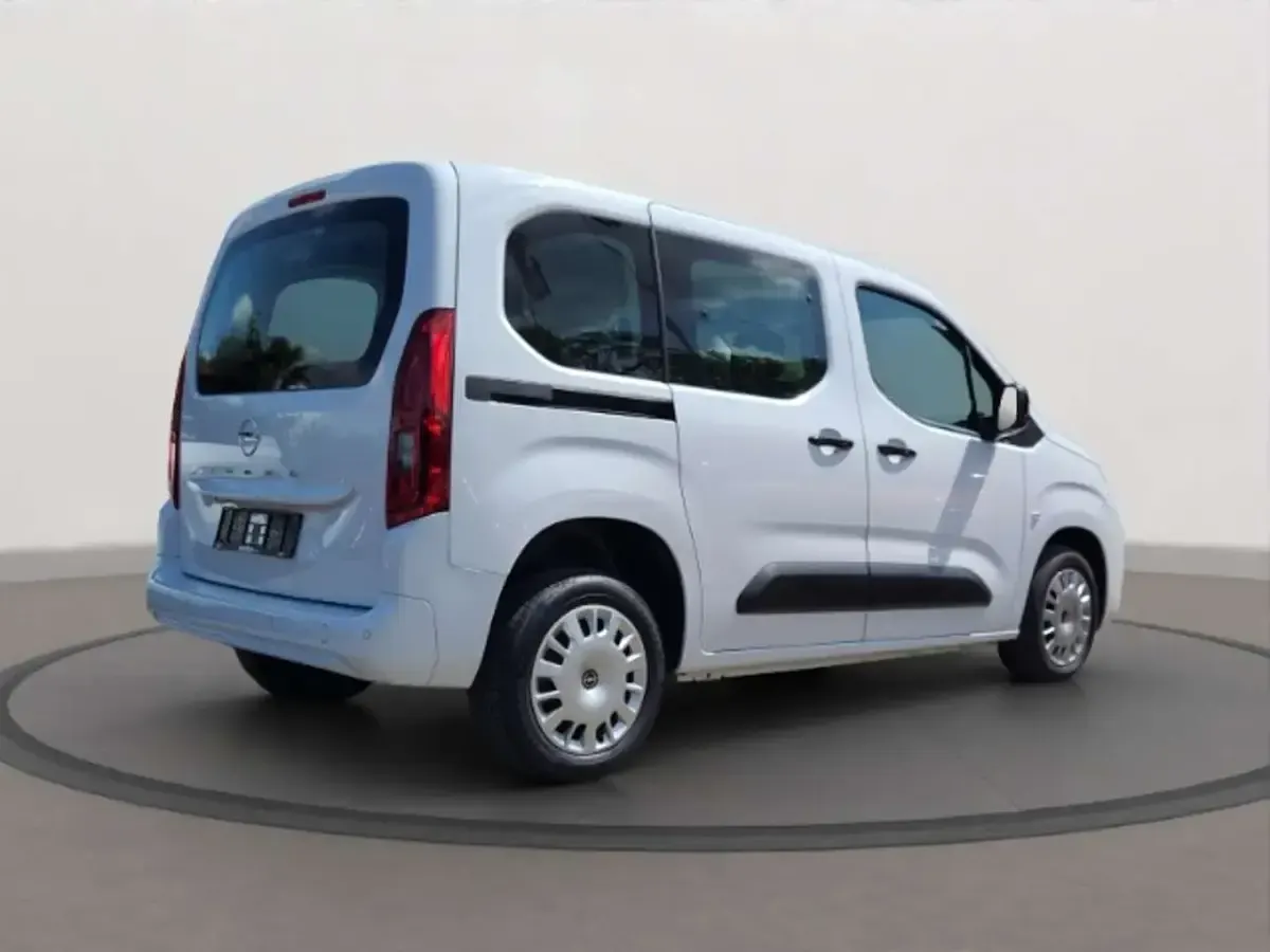 Gebraucht Opel Combo Life Edition 131 PS (96 kW) 2025 Lackierung weiss icy/typ ausse Van / Kleinbus