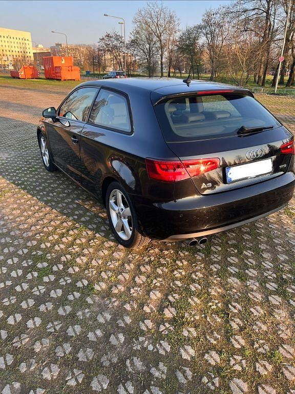 Gebraucht Audi A3 Attraction 140 PS (102 kW) 2013 Schwarz Limousine