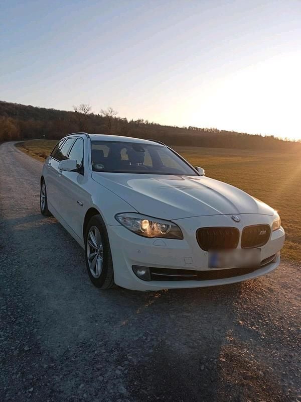 Gebraucht BMW 530 Comfort Edition 258 PS (189 kW) 2012 Weiß Kombi