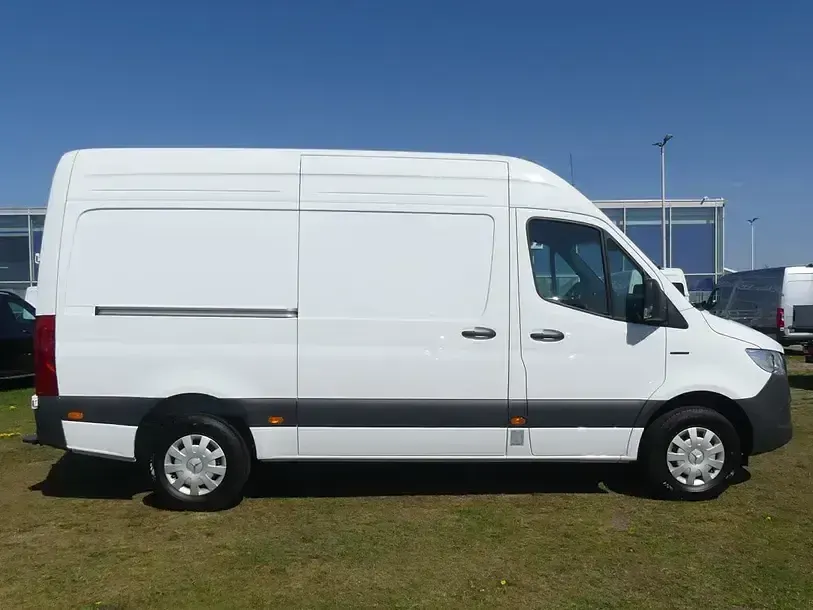 Second-hand Mercedes E-Sprinter 80 kW (110 CP) 2025 Andere Van