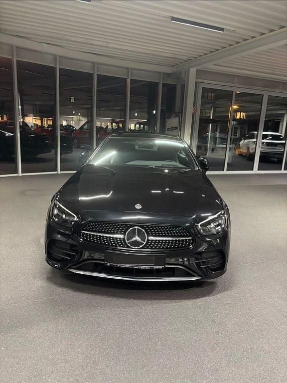Gebraucht Mercedes E200 AMG line 197 PS (144 kW) 2022 Schwarz Coupé