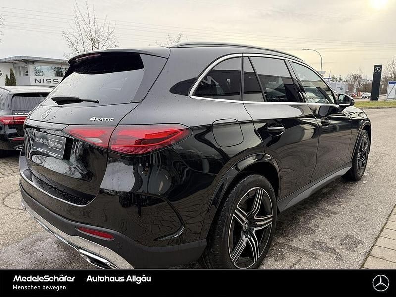 Gebraucht Mercedes GLC220 AMG 197 PS (144 kW) 2026 Lack obsidianschwarz SUV