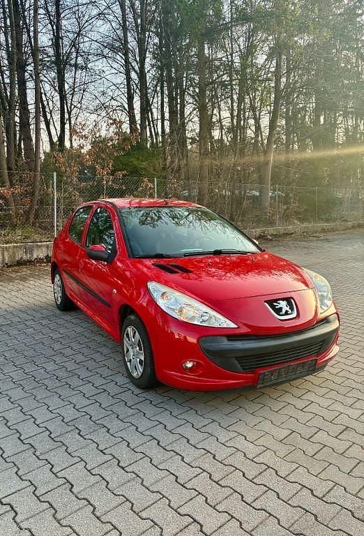 Gebraucht Peugeot 206+ 75 PS (55 kW) 2010 Rot Kleinwagen