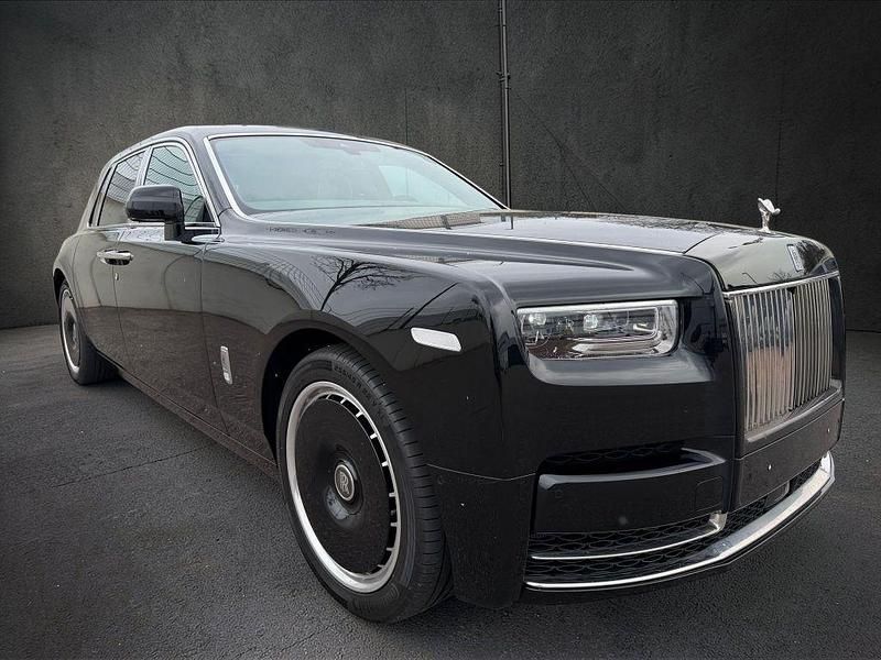 Neu Rolls Royce Phantom 600 PS (441 kW) 2026 Schwarz Limousine