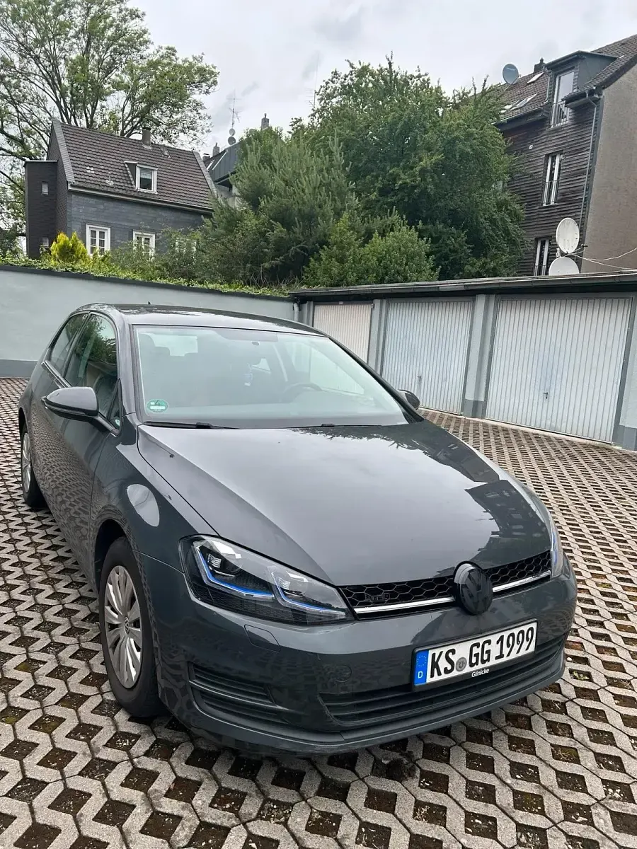 Gebraucht VW Golf VII 86 PS (63 kW) 2017 Grau Kleinwagen
