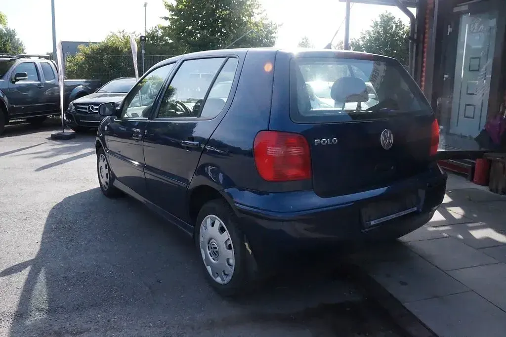 Gebraucht VW Polo 60 PS (44 kW) 2000 Blau Limousine