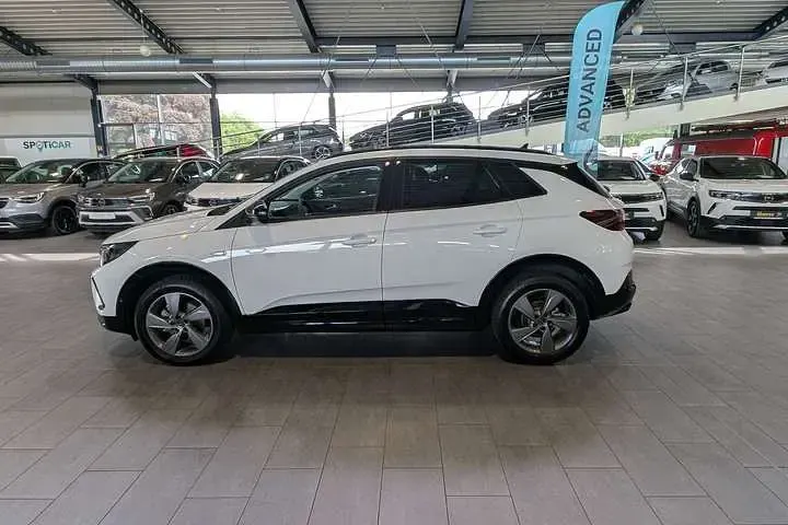 Gebraucht Opel Grandland X 131 PS (96 kW) 2024 Weiß SUV