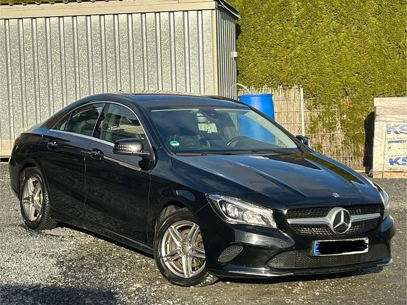 Gebraucht Mercedes CLA180 109 PS (80 kW) 2017 Schwarz Limousine