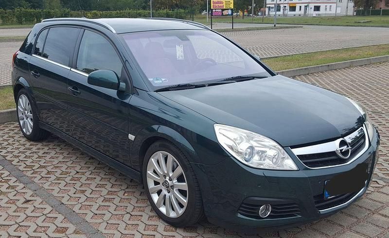 Grün Gebraucht 2005 Opel Signum Sport Kleinwagen | 6.000 € (Teuer) - Bild 1/4