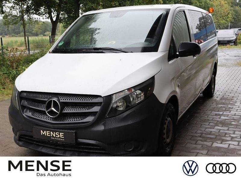 Arktikweiss Gebraucht 2020 Mercedes Vito Van / Kleinbus | 14.500 € - Bild 1/4