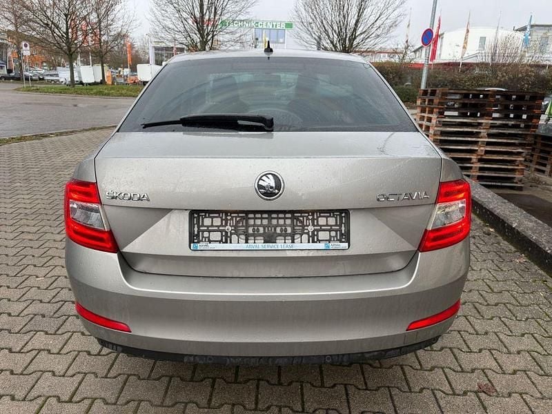 Gebraucht Skoda Octavia Elegance 150 PS (110 kW) 2014 Beige Limousine