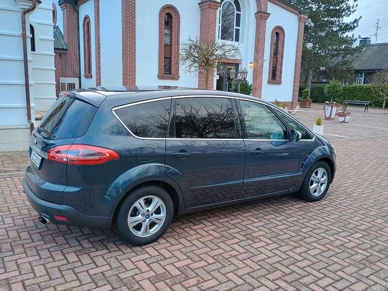 Gebraucht Ford S-MAX Titanium 203 PS (149 kW) 2011 Blau Van / Kleinbus