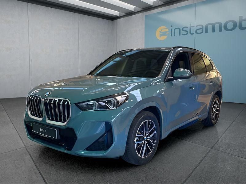 Grün Neu 2025 BMW X1 M Sport SUV | 47.249 € (Guter Preis) - Bild 1/4
