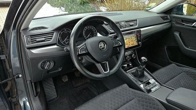 Gebraucht Skoda Superb Style 150 PS (110 kW) 2018 Grau Kombi