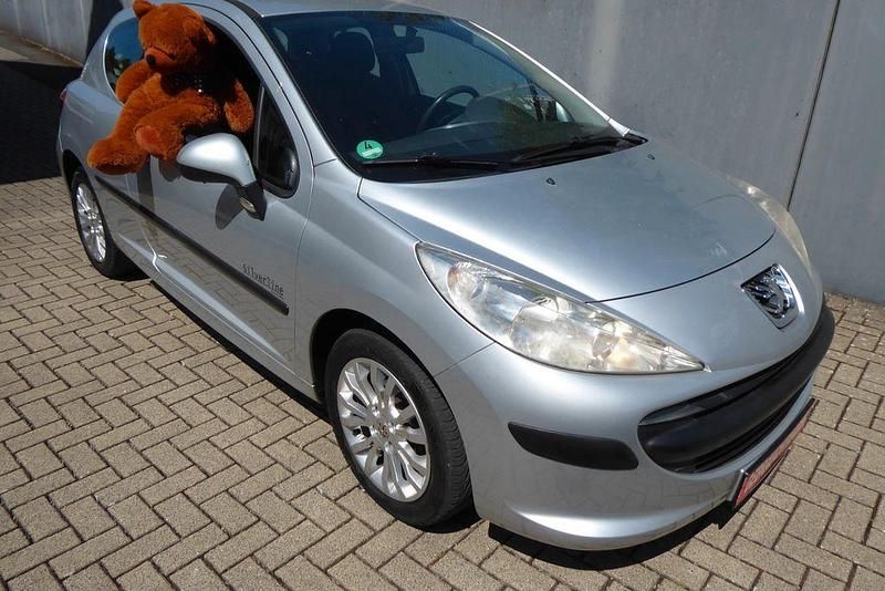 Grau Gebraucht 2007 Peugeot 207 Tendance Kleinwagen | 2.713 € (Fairer Preis) - Bild 1/4
