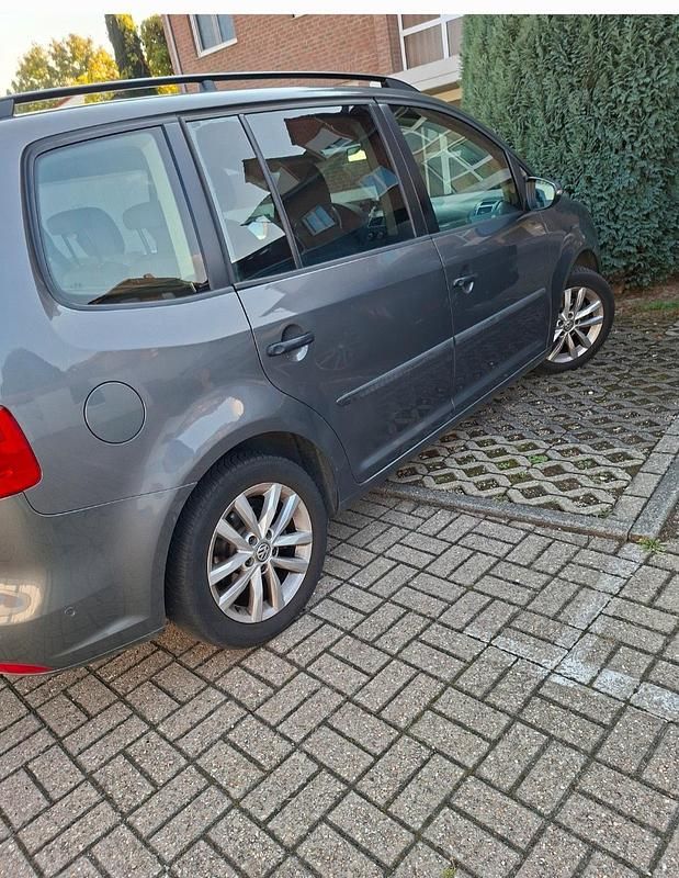 Gebraucht VW Touran 105 PS (77 kW) 2012 Grau Van / Kleinbus
