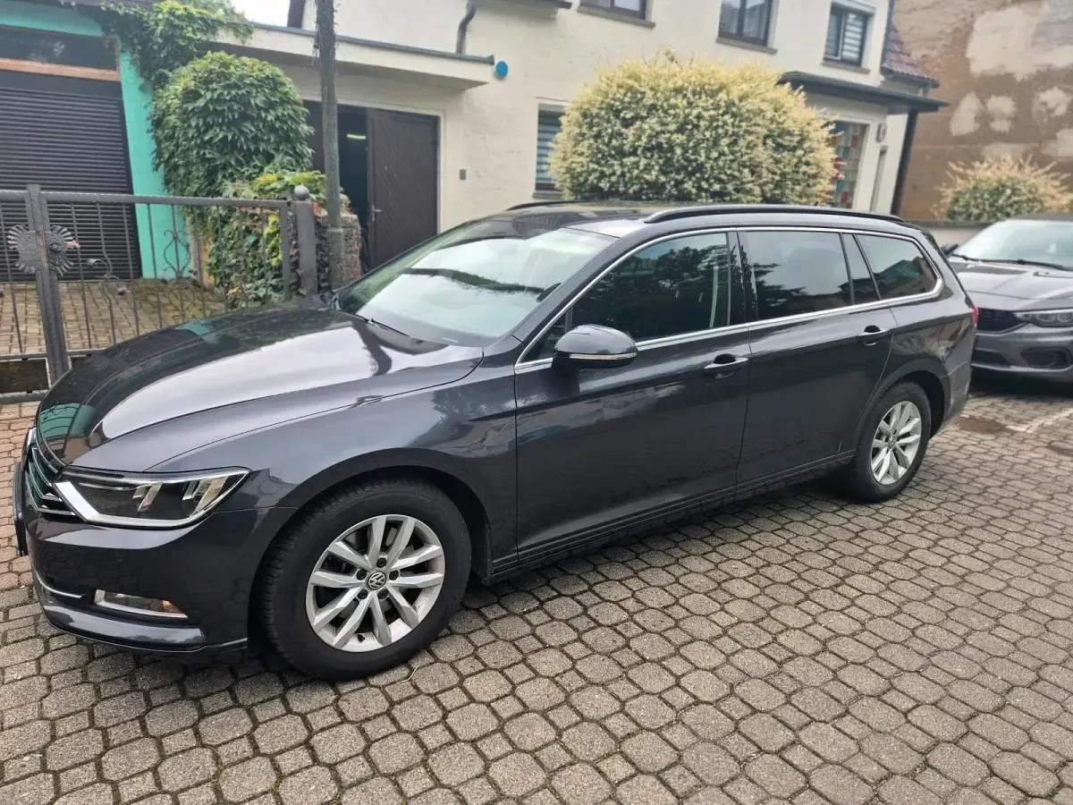 Gebraucht VW Passat 150 PS (110 kW) 2018 Grau Kombi