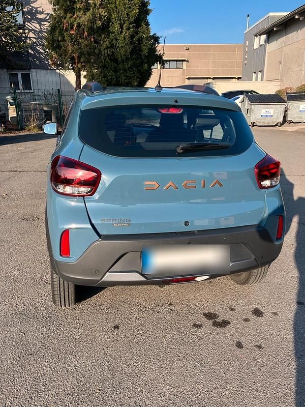 Używany Dacia Spring Extreme 47 kW (65 KM) 2024 Niebieski Hatchback