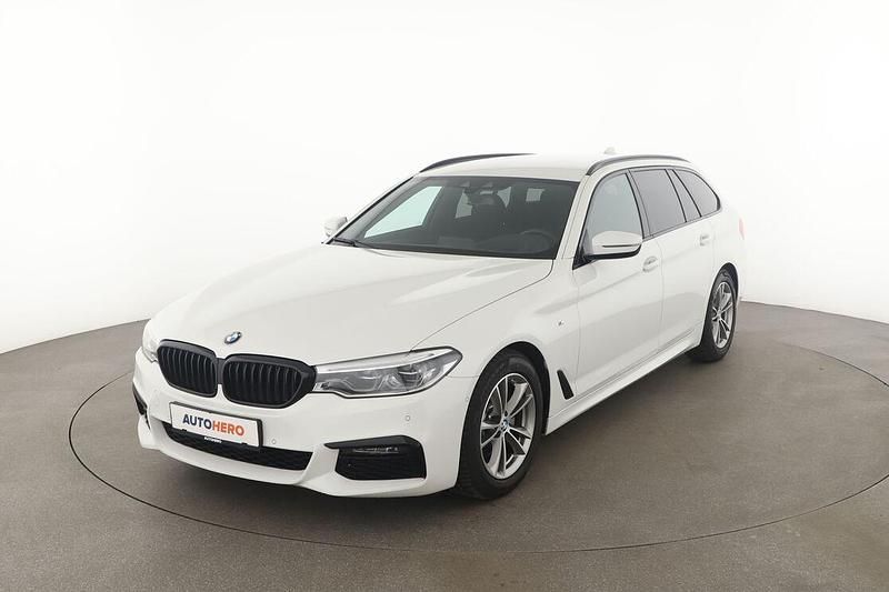Weiß Gebraucht 2020 BMW 520 M Sport Kombi | 31.000 € (Teuer) - Bild 1/3
