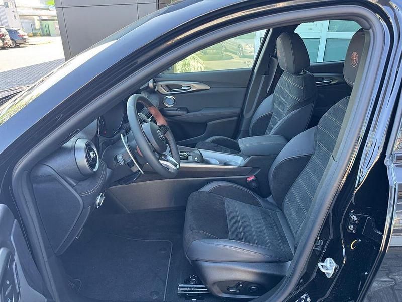 Neu Alfa Romeo Tonale 160 PS (117 kW) 2025 Schwarz SUV
