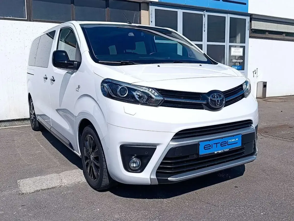 Gebraucht Toyota Proace Executive 177 PS (130 kW) 2022 Icy white Van / Kleinbus