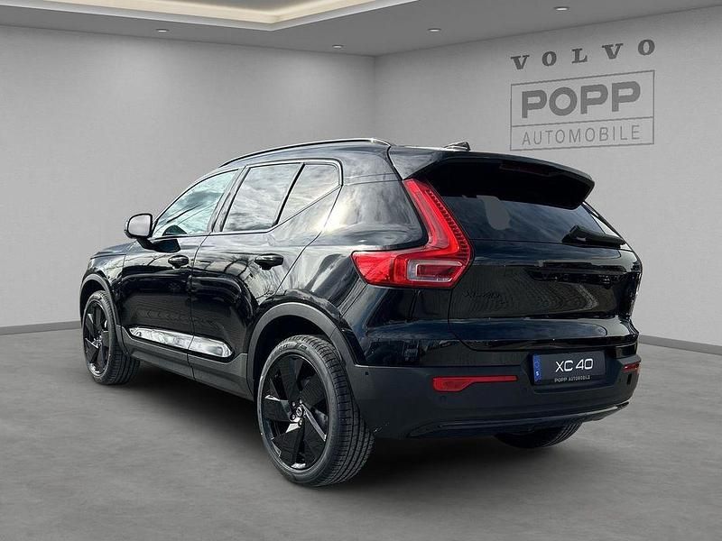 Neu Volvo XC40 Plus 197 PS (144 kW) 2026 Onyx black SUV