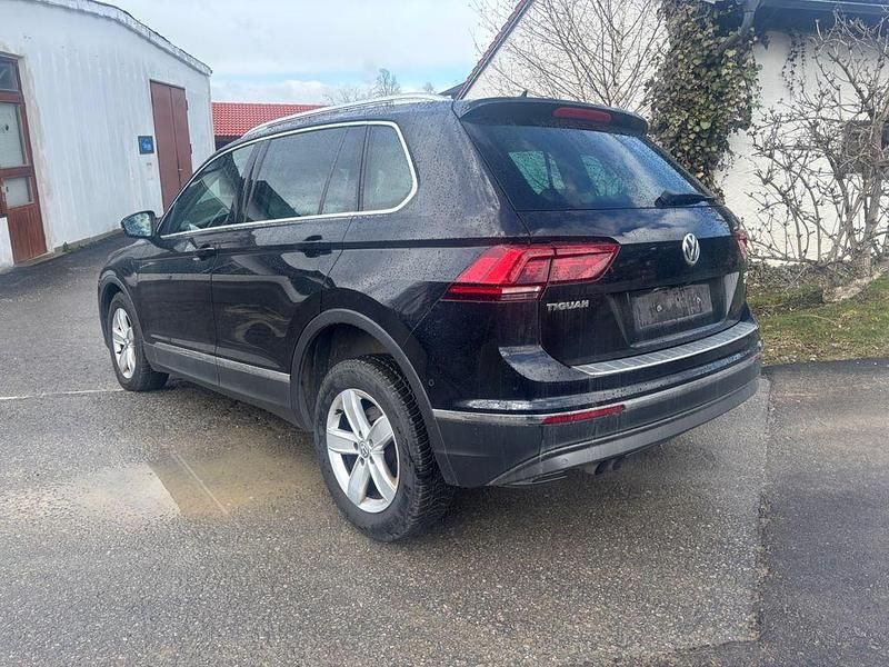 Gebraucht VW Tiguan Highline 190 PS (139 kW) 2017 Schwarz SUV