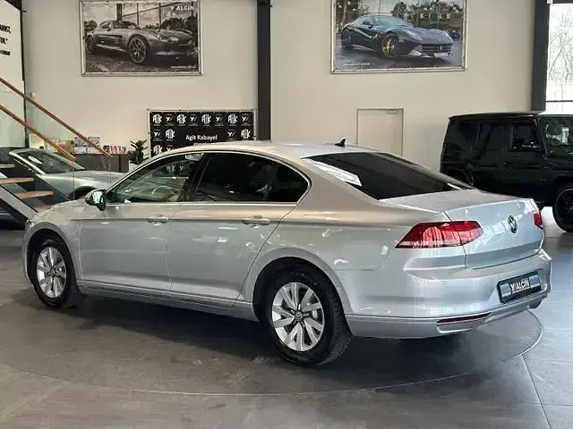 Gebraucht VW Passat Comfortline 195 PS (143 kW) 2015 Silber Limousine