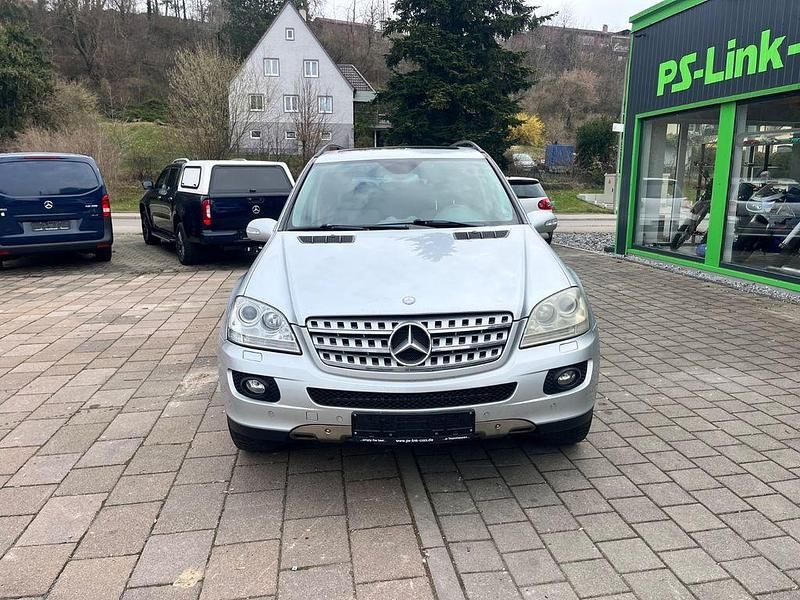 Gebraucht Mercedes ML320 224 PS (164 kW) 2006 Silber SUV