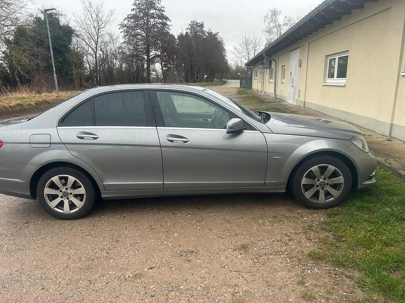 Gebraucht Mercedes C220 170 PS (125 kW) 2011 Silber Limousine