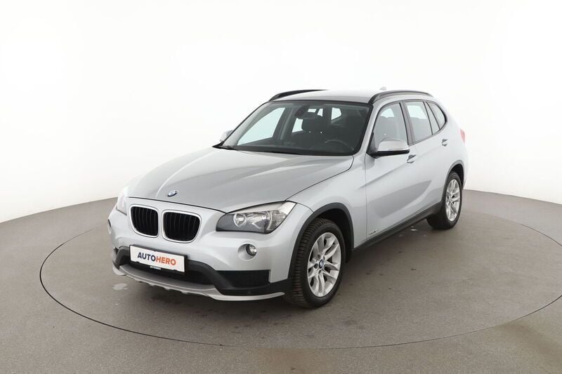 Grau Gebraucht 2015 BMW X1 SUV | 13.030 € (Superpreis) - Bild 1/4