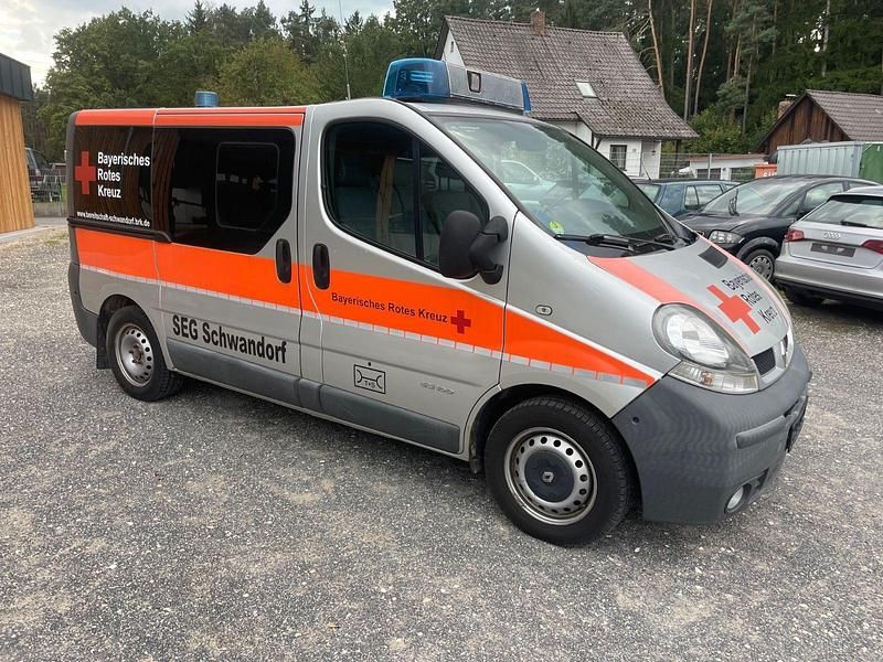 Grau Gebraucht 2005 Renault Trafic Van | 4.300 € (Fairer Preis) - Bild 1/4