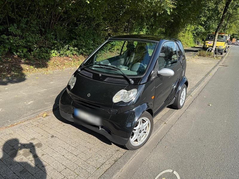 Schwarz Gebraucht 2003 Smart ForTwo Coupé Kleinwagen | 1.799 € - Bild 1/4