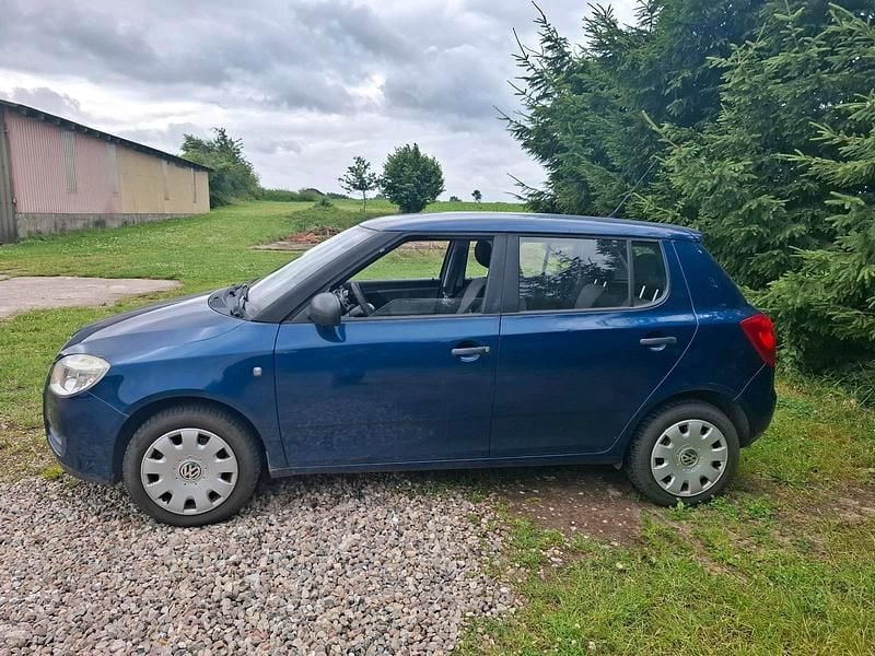 Blau Gebraucht 2009 Skoda Fabia Kleinwagen | 1.450 € (Guter Preis) - Bild 1/4