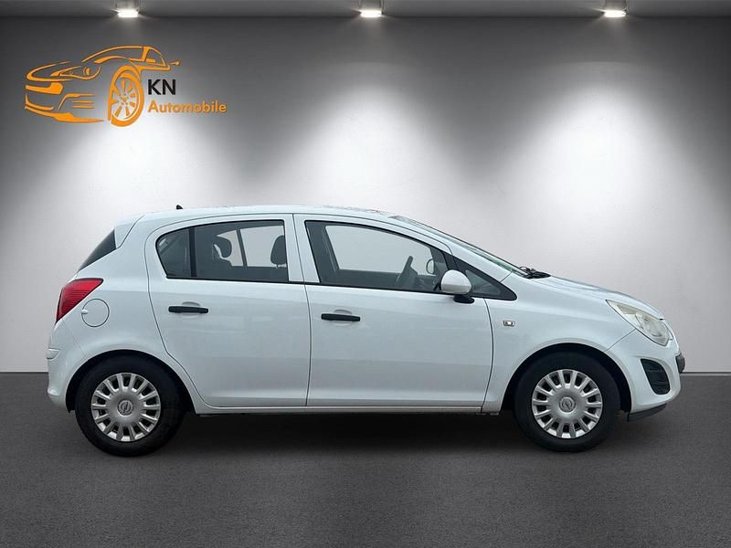 Gebraucht Opel Corsa 70 PS (51 kW) 2011 Weiß Kleinwagen