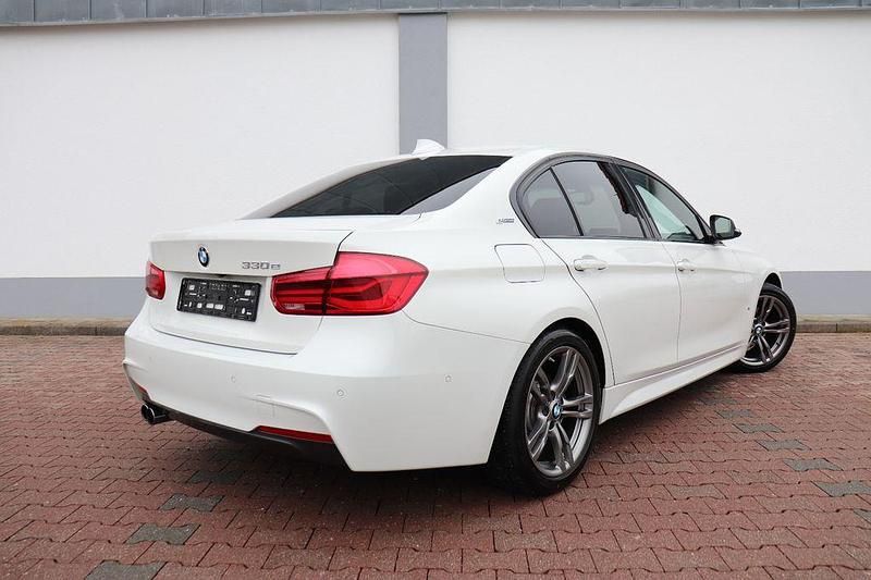 Gebraucht BMW 330e Performance 252 PS (185 kW) 2018 Weiß Limousine