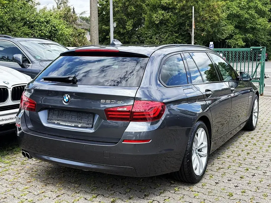 Gebraucht BMW 520 Performance 190 PS (139 kW) 2017 Grau Kombi