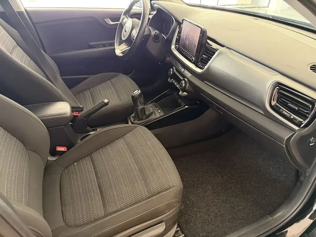 Gebraucht Kia Stonic 99 PS (72 kW) 2021 Schwarz SUV
