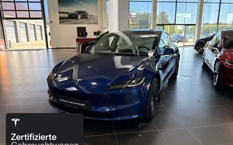 Blau Gebraucht 2024 Tesla Model 3 Long Range RWD Limousine | 42.500 € (Fairer Preis) - Bild 1/4