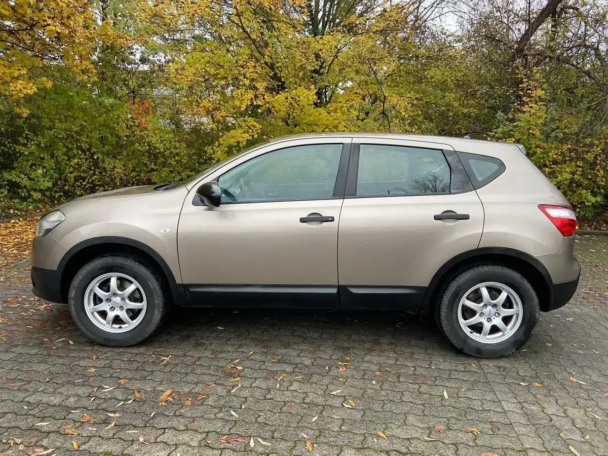 Gebraucht Nissan Qashqai 114 PS (83 kW) 2010 Andere farben SUV