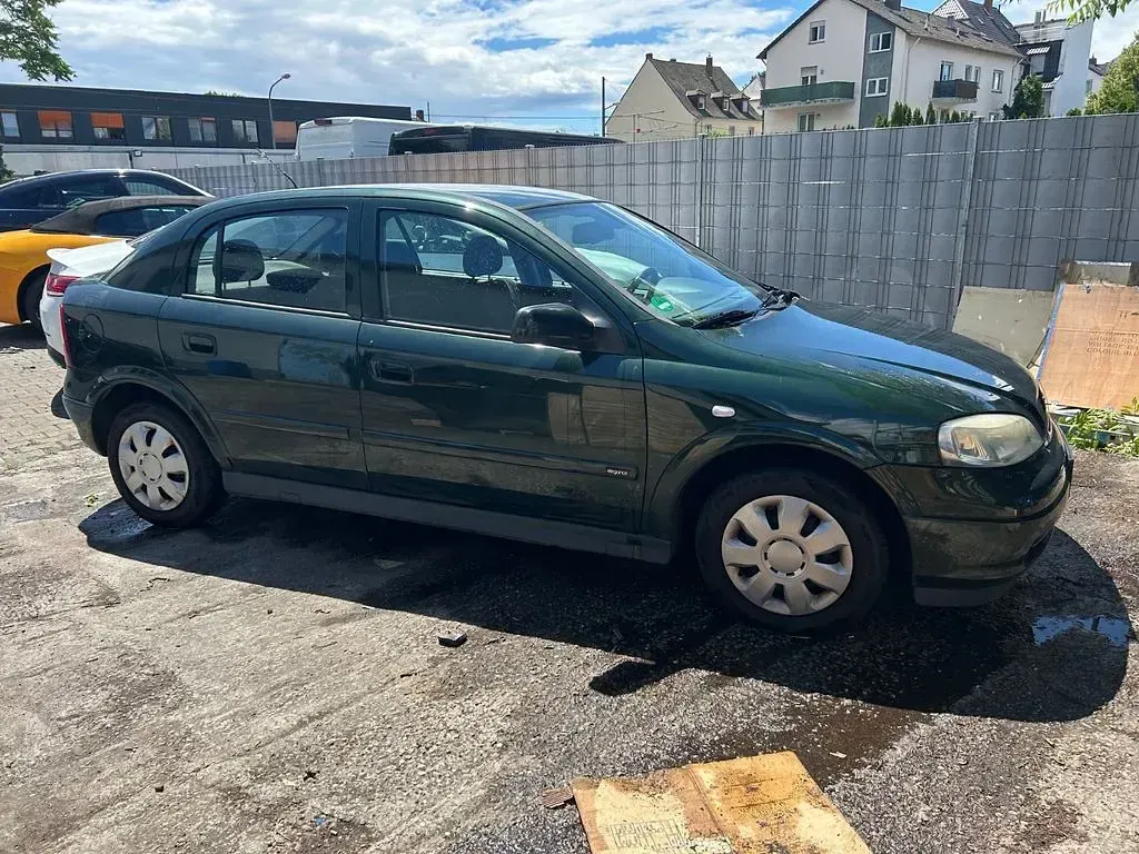 Gebraucht Opel Astra 101 PS (74 kW) 2003 Grün Limousine