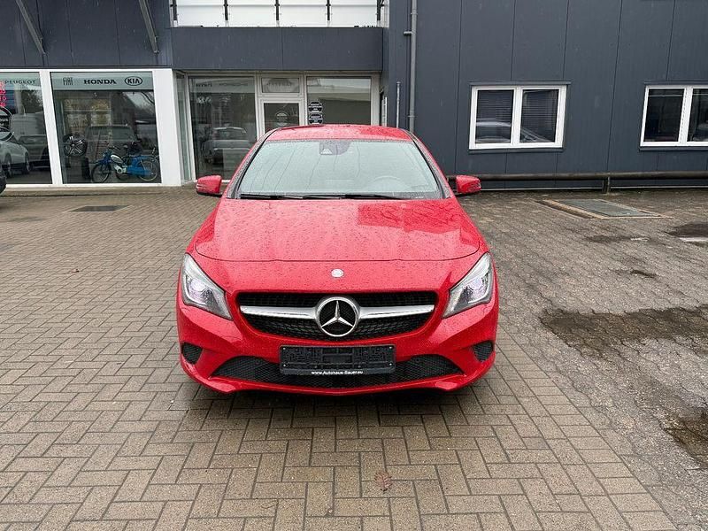 Gebraucht Mercedes CLA250 211 PS (155 kW) 2016 Rot Limousine